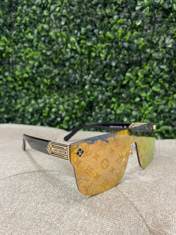 SUNGLASSES -LV