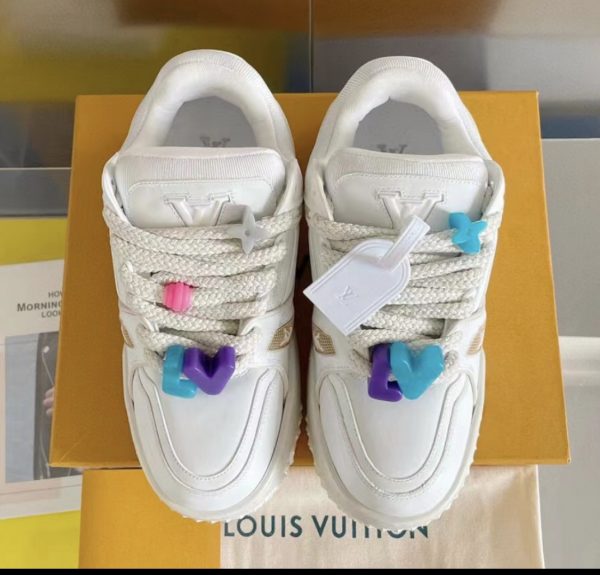 SHOES-LV